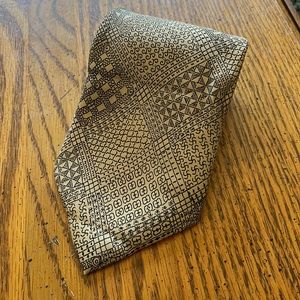Vintage Smithsonian 100% Beige and Black Silk Tie made in Italy